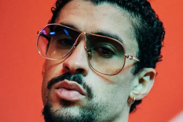 Bad Bunny lands in Barcelona and his fans have already spotted him on Passeig de Gràcia