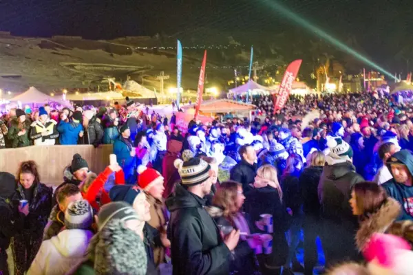 Thousands of people attend a rave on a “very dangerous” French military site