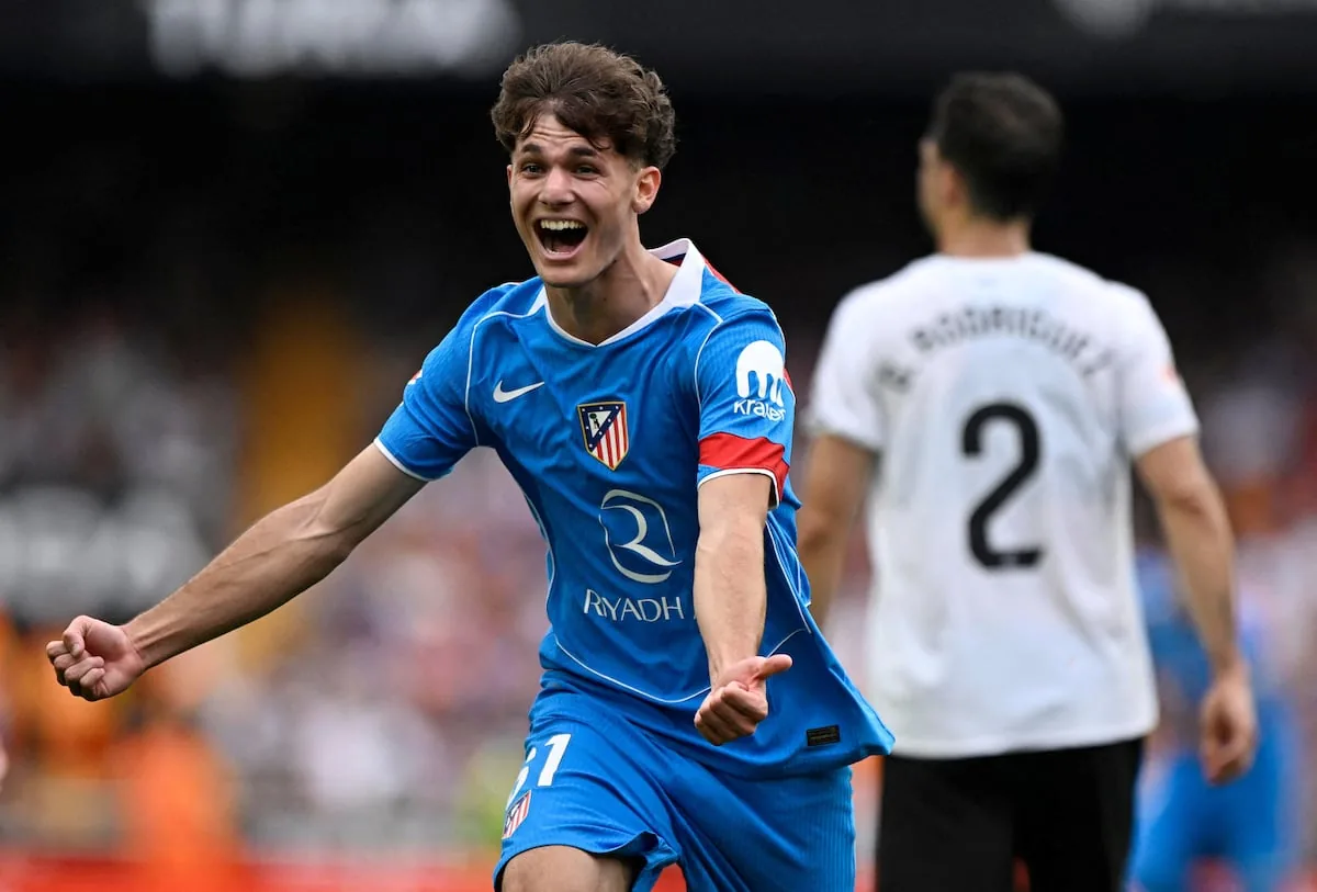 An Atlético full of substitutes and youth players dances around Valencia