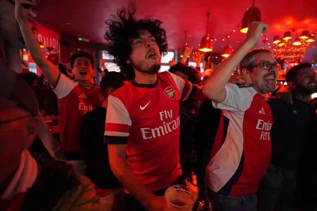 El Arsenal vuelve a ganar la Premier tras 22 años de abstinencia