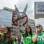 Valencian teachers in struggle: “In some centers we work in inhuman conditions. We demand dignity”