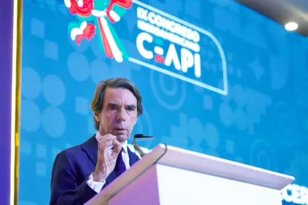 Aznar attacks left-wing or right-wing populisms and calls on citizens to act to defend liberal democracy