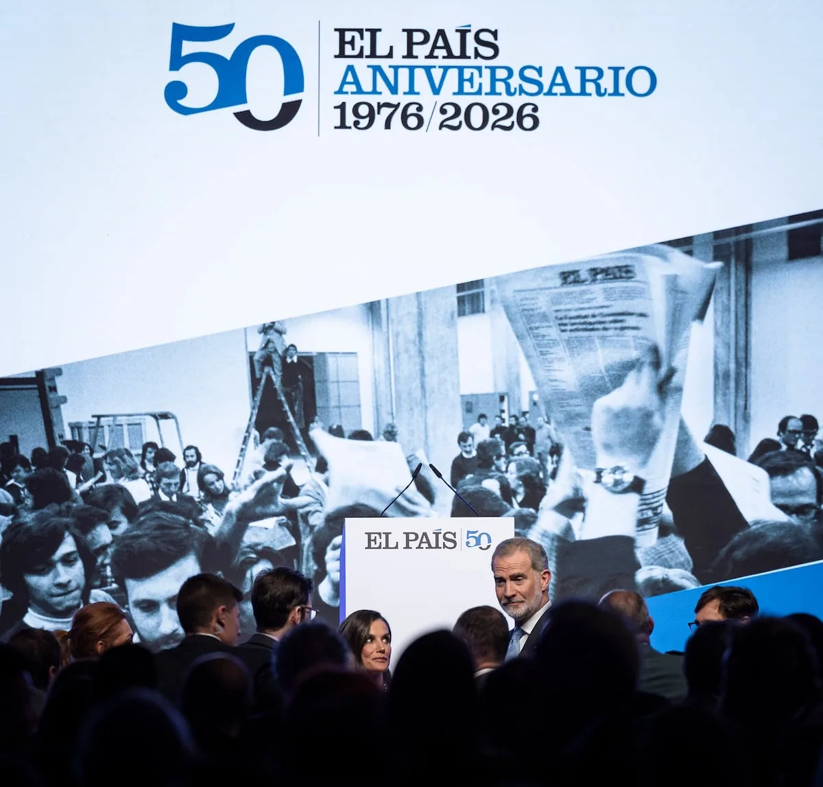 Night of emotions at the old royal shipyards of Barcelona for the 50th anniversary of EL PAÍS