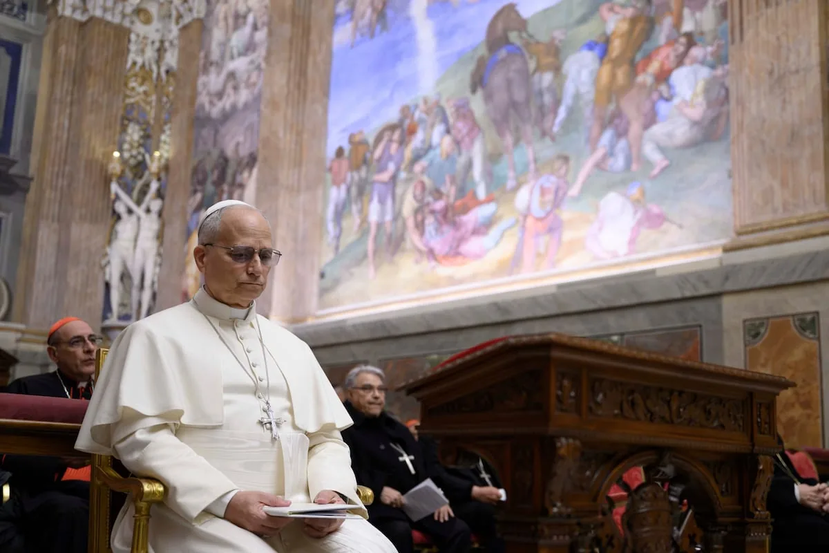 An expert monk, a festival with Karol G, and Vatican investments: this is how the Pope has come to say that "AI must be disarmed"