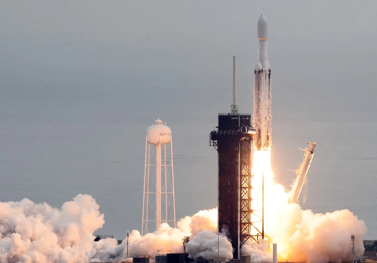 Elon Musk speeds up SpaceX IPO: chooses Nasdaq and plans to debut on June 12