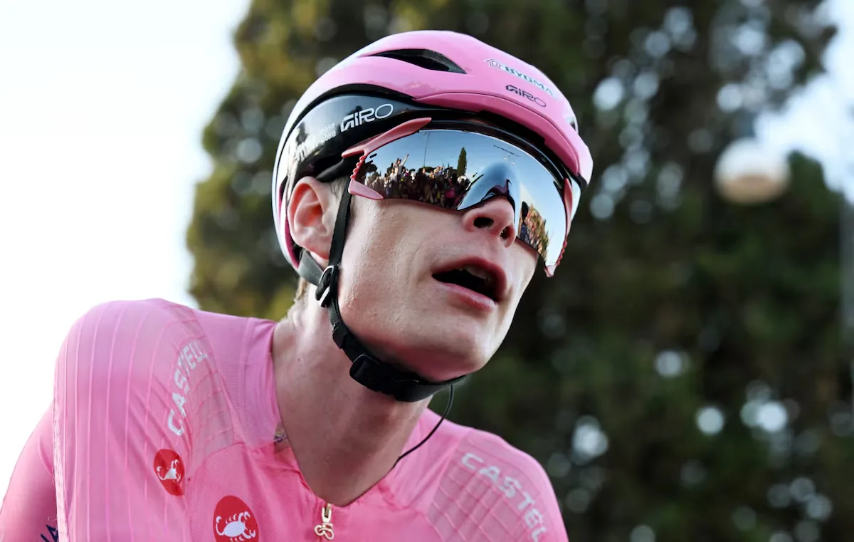 Vingegaard raises Pogacar's challenge, conquers the Giro, and becomes the winner of the three Grand Tours