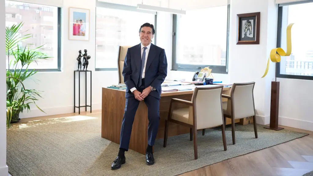 I would need three lifetimes to earn what my boss makes in a year: these are the executives with the highest salaries on the Spanish Stock Exchange