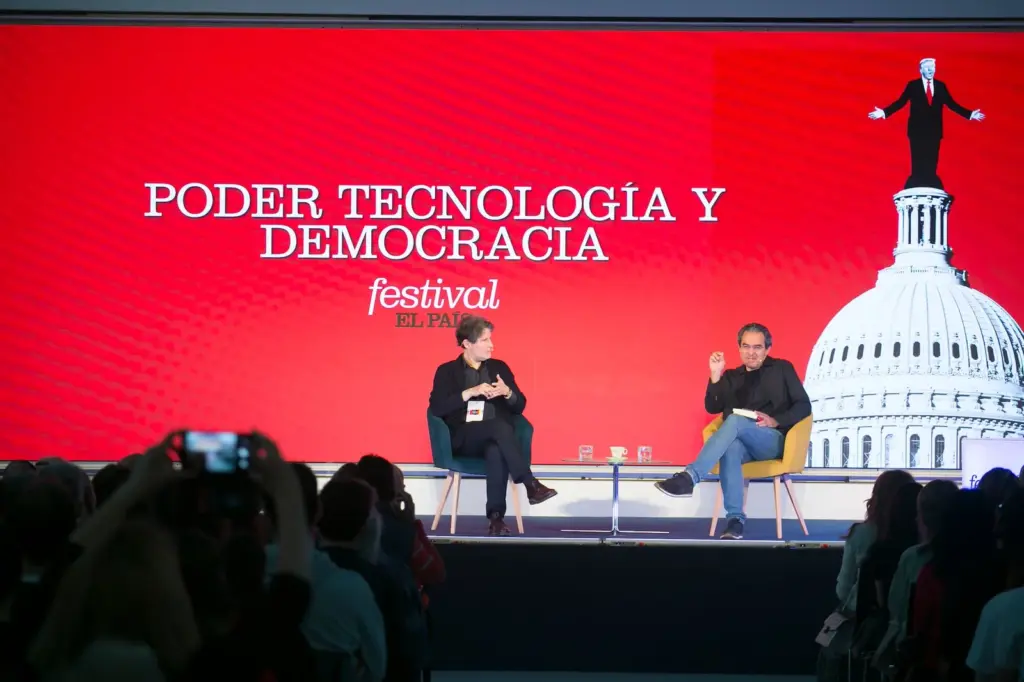 The behind the scenes of the good and bad news that EL PAÍS reports in a day