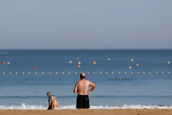 The Aemet forecasts a drop in temperatures starting Tuesday after an unusually hot end to May