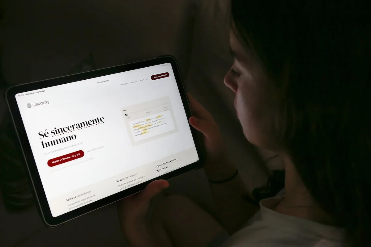 Typos as a symbol of prestige: how to write so it doesn't seem like AI