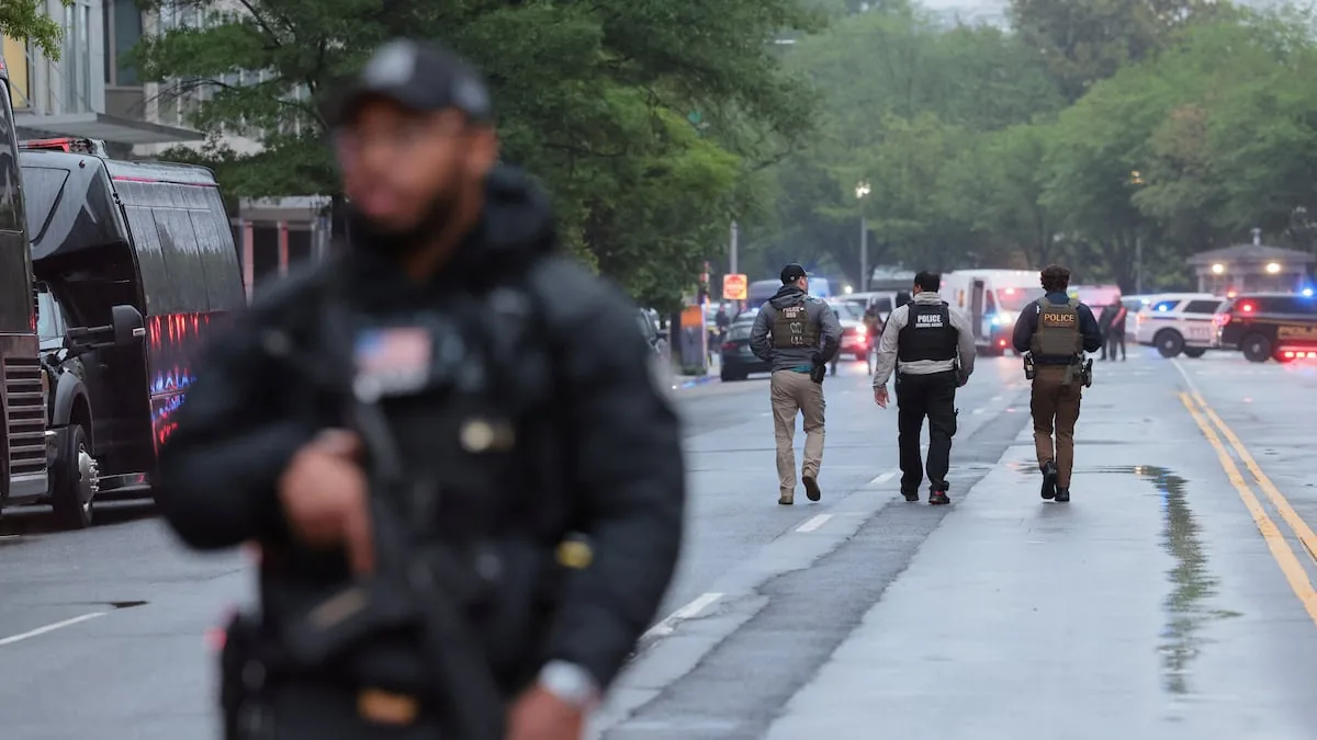 A shooting near the White House ends with the attacker dead and one injured