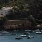 Relatives and friends of the young man drowned at a nautical club in Begur denounce judicial negligence