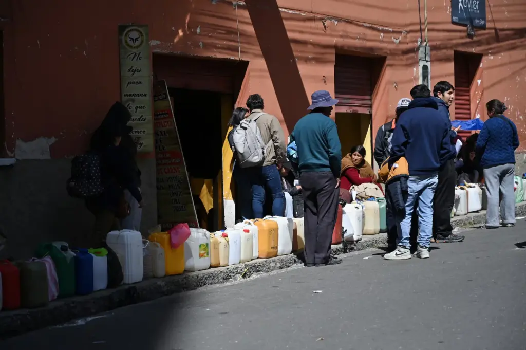 Rodrigo Paz seeks a race-against-time solution to the crisis paralyzing Bolivia