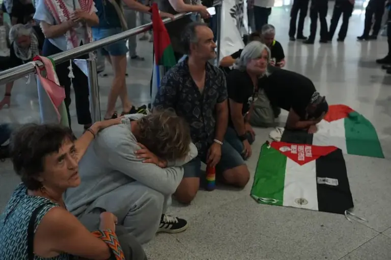 Four arrested in the incidents that occurred at Bilbao airport upon the arrival of the Flotilla activists