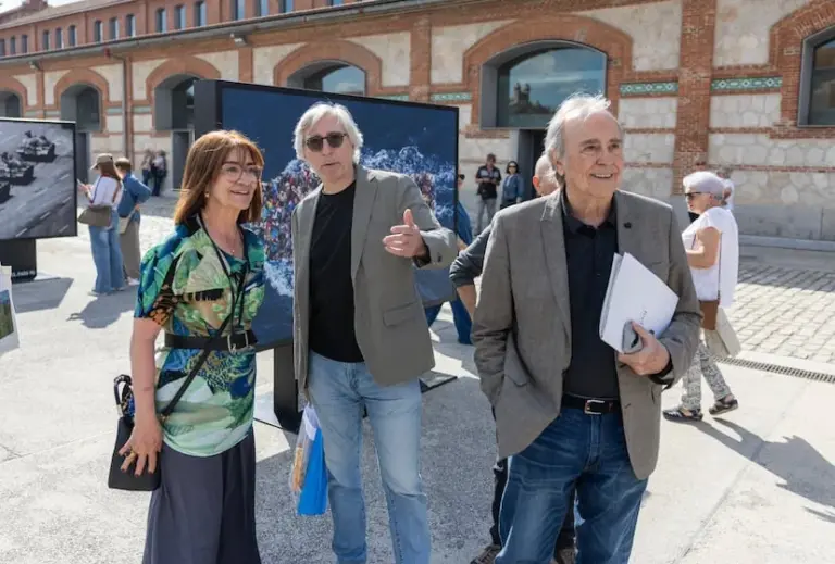 EL PAÍS jumps from the pages to the street
