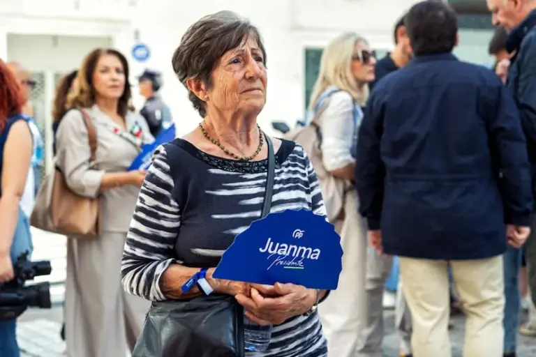 The day someone answered Juan Moreno Conejo, father of the president of the Junta, rudely