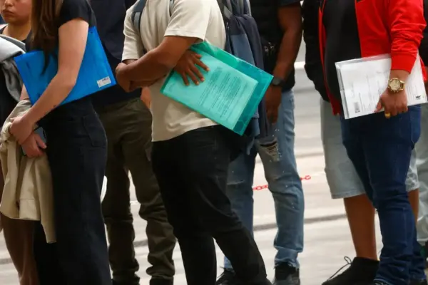 Dismantled in the Basque Country a network of agencies to regularize migrants with false documents