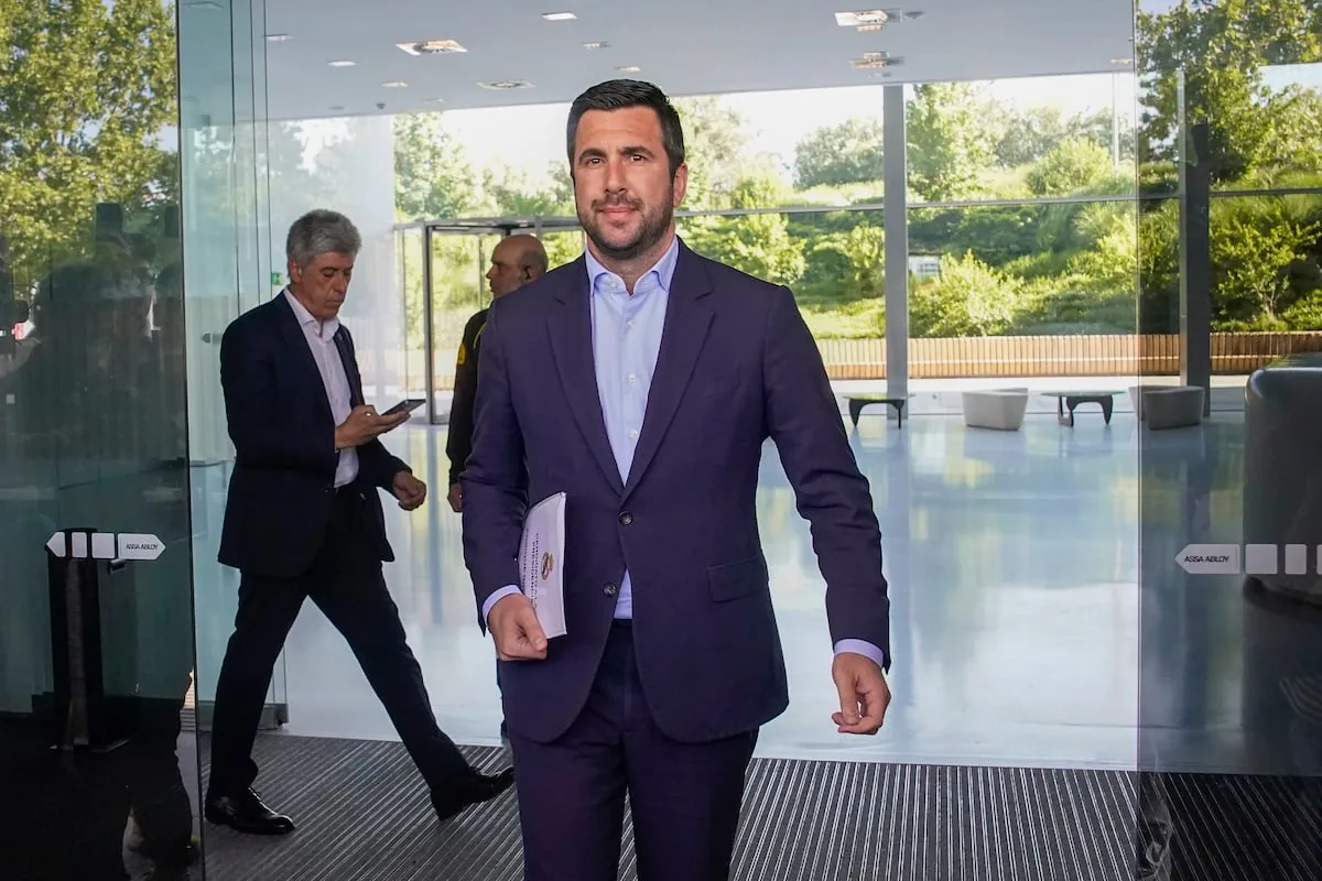 La Junta Electoral del Real Madrid aprueba la candidatura de Enrique Riquelme y el club celebrará elecciones por primera vez en 20 años
