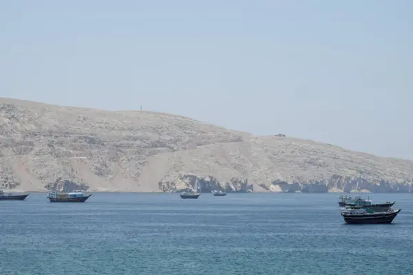 Iran creates an agency to control traffic in the Strait of Hormuz: tolls based on cargo and ship, paid in rials