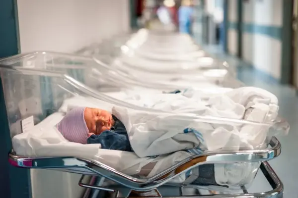 A hospital in Brazil, ordered to compensate two families for mistakenly swapping their babies at birth