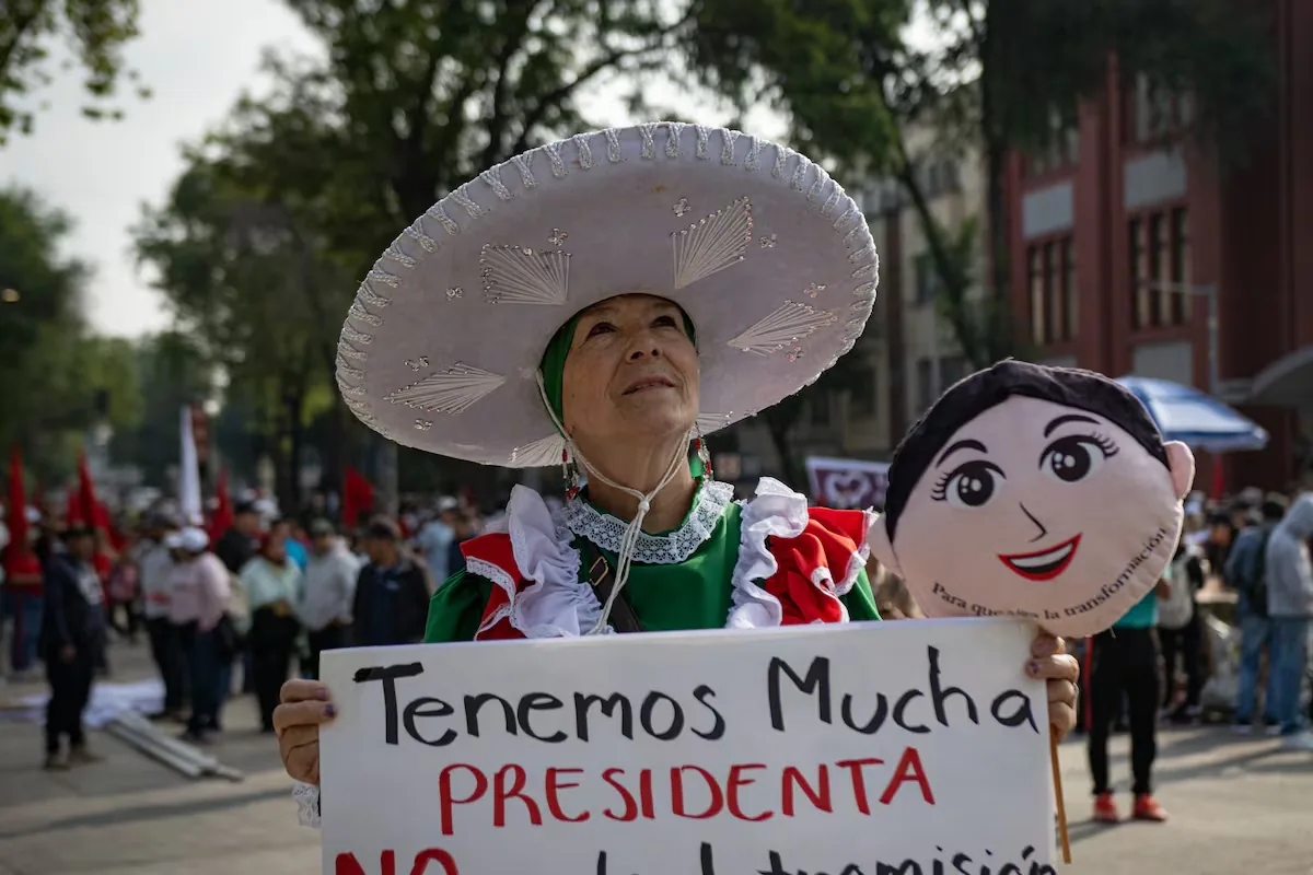 Simpatizantes respaldan a Claudia Sheinbaum en la celebración de su segundo año de mandato