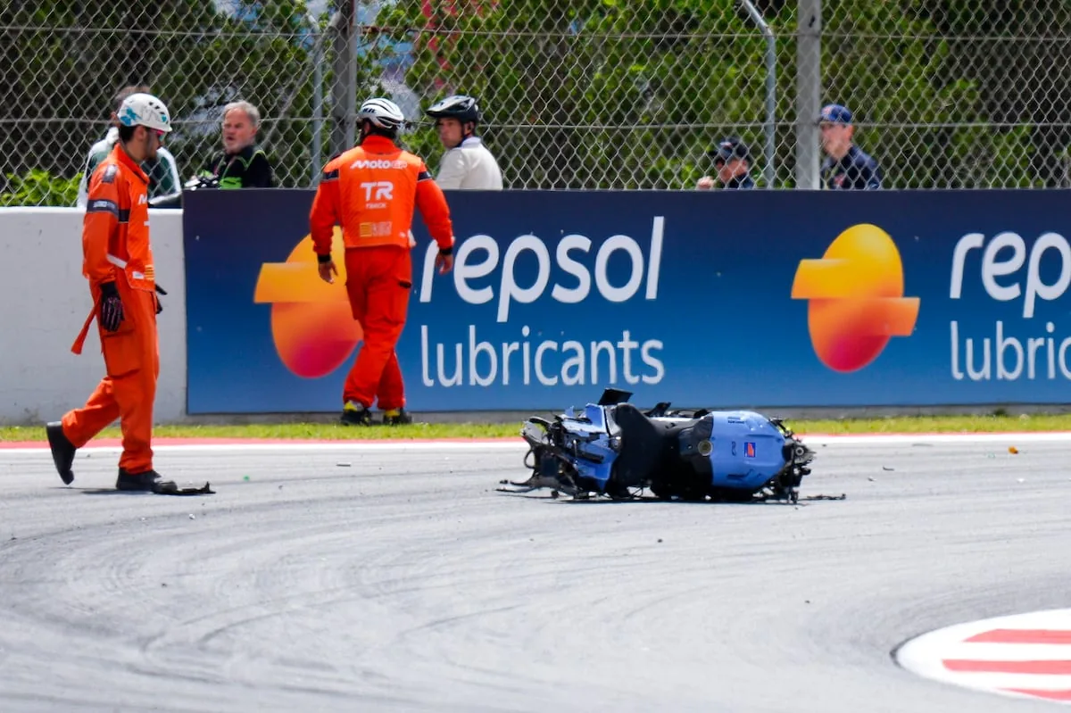 Alex Márquez has a fracture in a cervical vertebra and a broken clavicle after his terrible accident in Montmeló