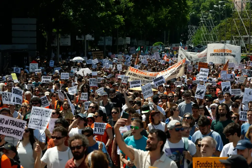Thousands of people demonstrate in Madrid in defense of decent housing against the "attacks of rentism"