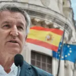 Feijóo breaks into the day of mourning for the two civil guards attacking the Government
