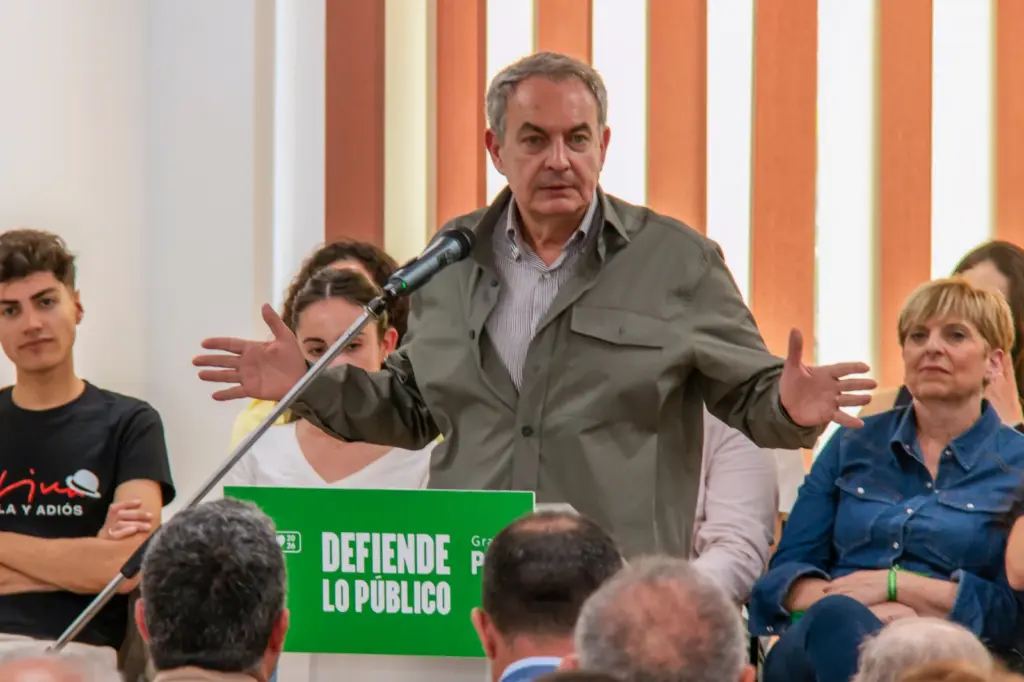 Zapatero, imputado por blanqueo de capitales en el ‘caso Plus Ultra’