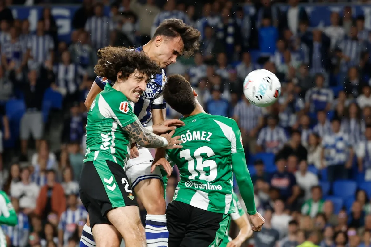 Real salvages a point against Betis after coming back from 0-2 at Anoeta