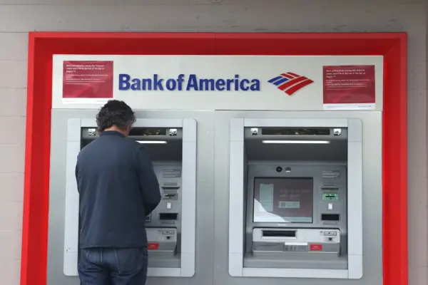 Trump orders banks to check the immigration status of their customers