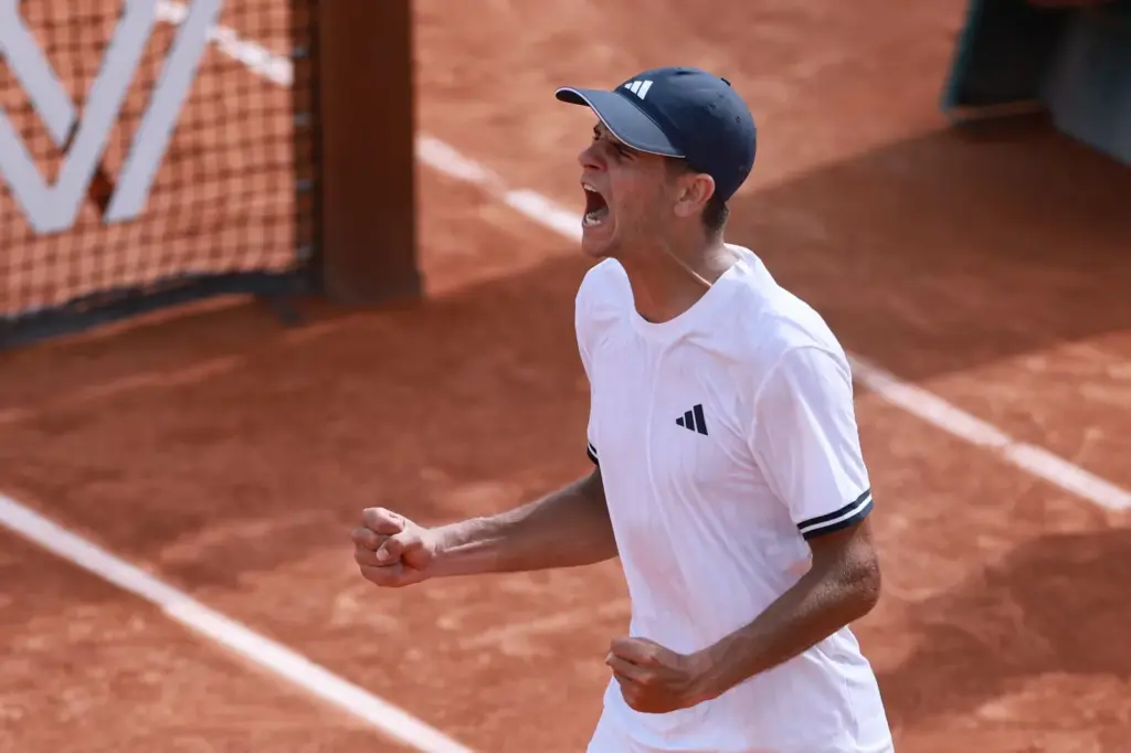 Carreño and Jódar in the Paris round of 16: a comeback and another dose of resilience