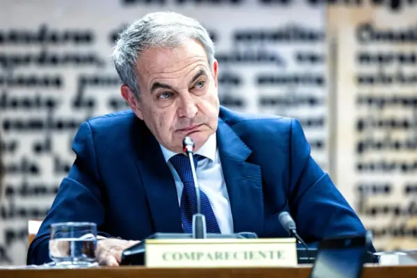 The delay in Zapatero's statement worries the Government because it prolongs the ordeal