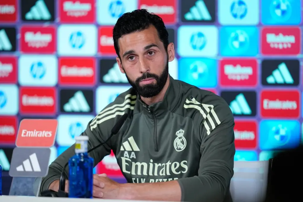 Arbeloa: “Estoy muy orgulloso de Valverde y Tchouameni, representan muy bien el Real Madrid y se merecen que pasemos página”