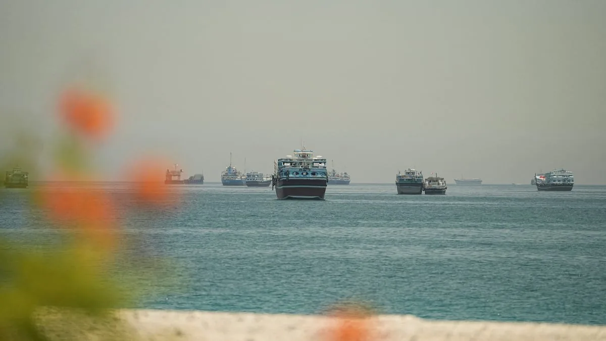 United States attacks Iranian targets “in self-defense” amid peace negotiations