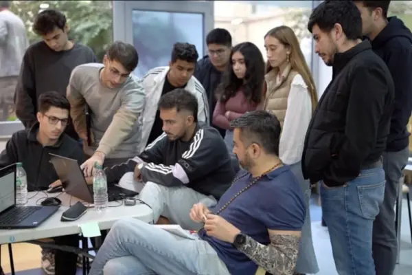 The gateway to tech employment increasingly difficult: job offers for ‘junior’ profiles in Barcelona drop by 27%