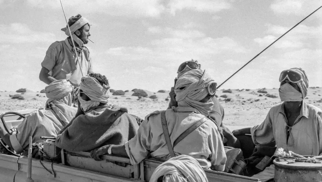 Arturo Pérez-Reverte, about his photographs on the front: “In war, the camera was no shield, it put you in danger”