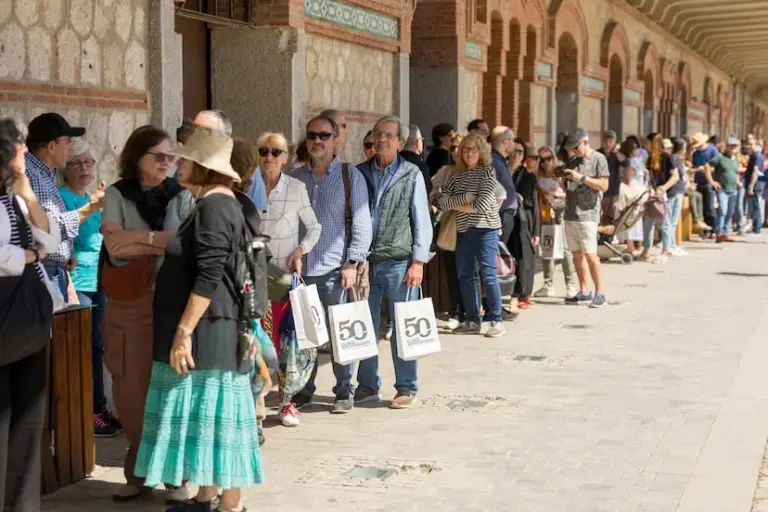 EL PAÍS jumps from the pages to the street