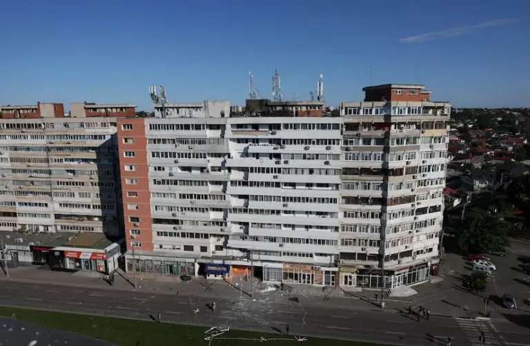 Two injured as a Russian drone hits a residential building in Romania