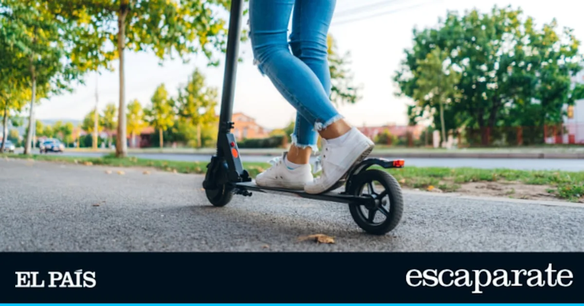 The DGT fines scooters without identification: how to regularize them and get the ‘license plate’