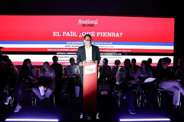 EL PAÍS jumps from the pages to the street
