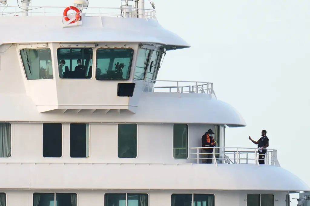 Photo gallery | The cruise ‘MV Hondius’ arrives in Tenerife after the hantavirus outbreak