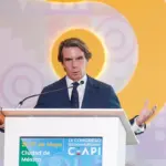 Aznar strikes back against Sánchez: “The only possible way out is a new election”