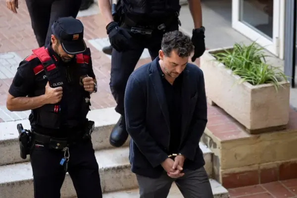 The evidence cornering Jonathan Andic: three previous visits to Montserrat, a missing phone, and a change of will