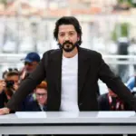Diego Luna: “I make an effort to try not to listen to these messages of hate, so as not to waste my time on that”