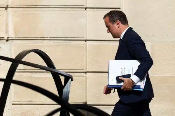 The heatwave scorches the French Government