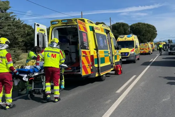 A car runs over seven cyclists in the Madrid municipality of Brunete