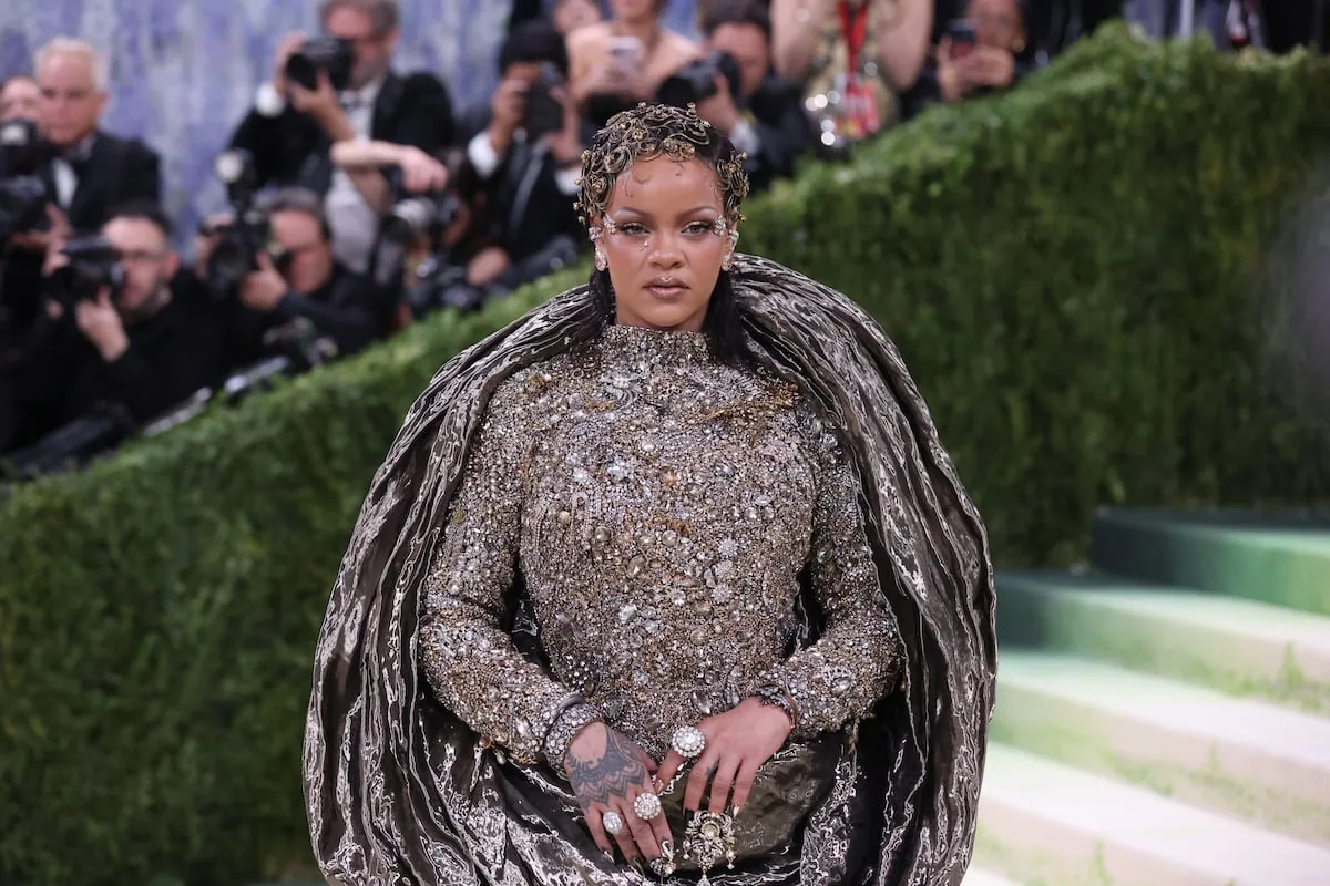 Rihanna details the moments of anguish she experienced during the shooting at her house: “They are shooting at us!”