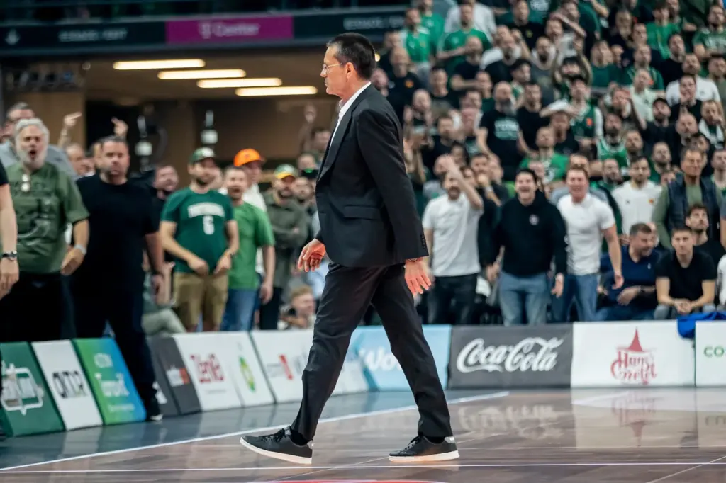 Valencia Basket rises again in the hell of Athens and extends the fight to be in the Final Four