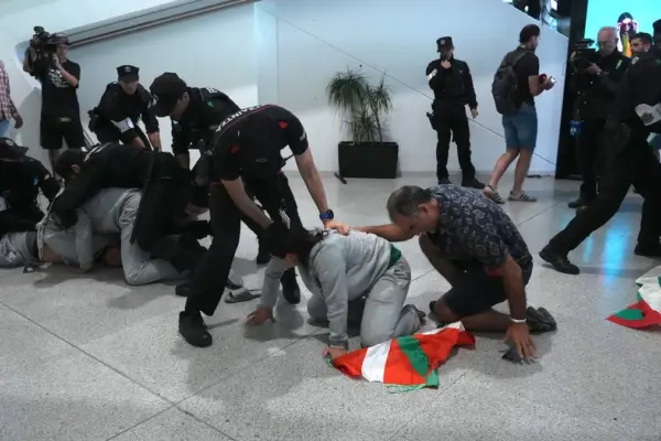 The Basque Security Minister "regrets" the Ertzaintza charges against Flotilla activists, but speaks of "provocations"